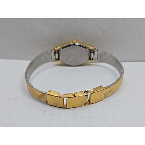 Citizen Quartz 2030 Gold Plated Textured Bracelet Ladies Watch New Battery - Picture 7 of 10